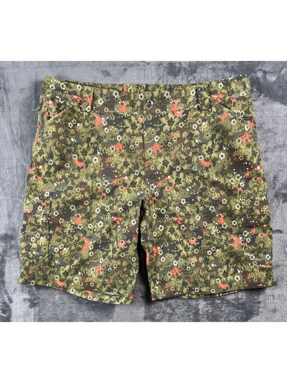 Duluth Trading Shorts Womens 18 Green Camo Floral Cargo Nylon Spandex Hiking